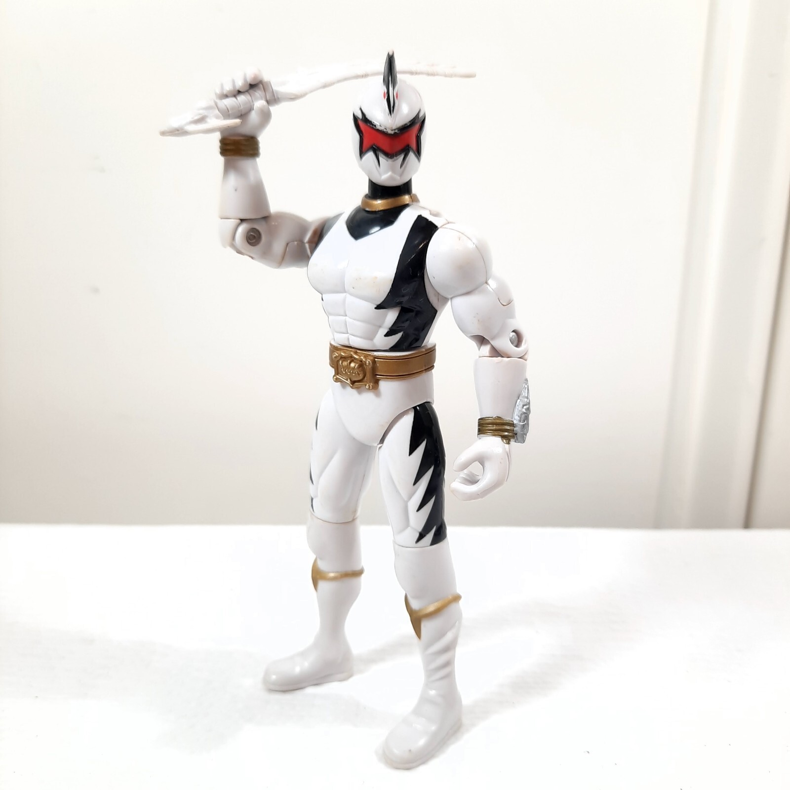 Power Rangers Dino Thunder White Dino Action Ranger w/ feather wing 2003... - $34.00