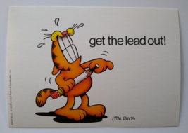 Garfield Cat Postcard Holds Pencil United Features Jim Davis 1978 Continental - £8.37 GBP