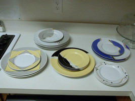 Arita Tondo Cina ~ 14 Piece Plate Set ~ Plates ~ Cirage Ashlar Matiere - $80.10