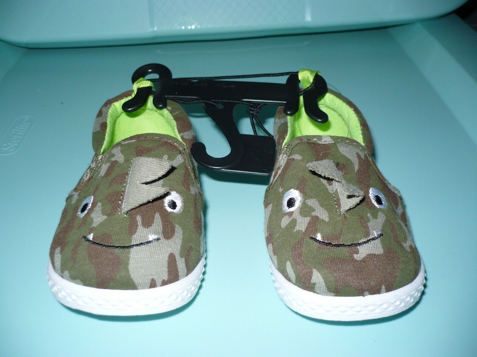 Wonder Nation Boys Slip On Shoes Camo Dinosaur Size 5 Green NEW - $10.69