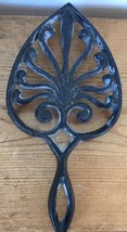 Vintage Antique Primitive Farmhouse Cast Iron Black Woodstove Heart Triv... - $36.99