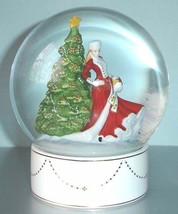 Royal Doulton Pretty Ladies Snow Globe Christmas Day Figurine &amp; Tree HN5523 New - £51.83 GBP