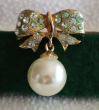 Vintage Gold Tone Large Dangle Faux Pearl Bow Ribbon Brooch Greenish Hue... - $9.50