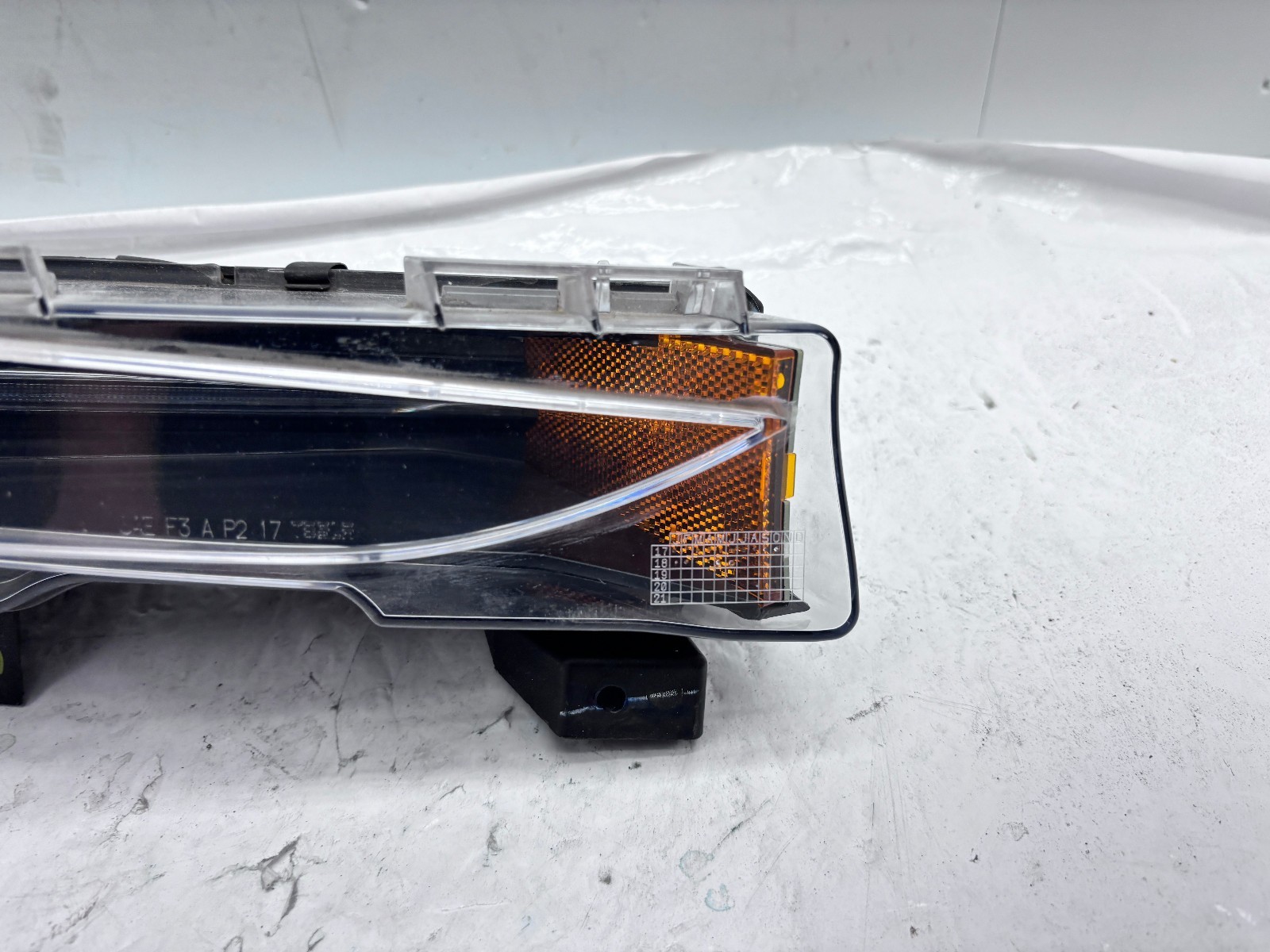 2017 2018 2019 2020 2021 2022 2023 TESLA MODEL 3 Y LED FRONT RIGHT OEM FOG LIGHT Item image 2