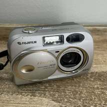 Fujifilm FinePix 2650 2.0MP 3X Optical Zoom Digital Camera Metallic - £46.98 GBP