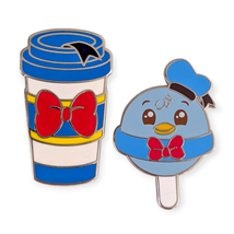 Donald Duck Disney Pins: Latte Coffee Cup and Munchlings Cake Pop - $558.59 MXN