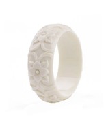 Ivory Cream White Bangle Bracelet Floral Design Flowers Y2K NWT - $15.68