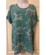 Free People Faded Green Camo Raw Hem Relaxed  T-Shirt Size Medium NWOT - €16,17 EUR
