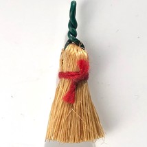 dollhouse miniature hand held whisk broom natural fiber green handle cleaning - £6.99 GBP