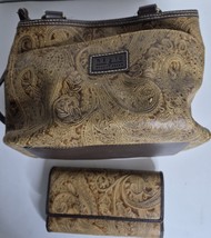 Relic Embossed Paisley Tooled Look Crossbody Shoulder Handbag Purse W/ W... - $437.24 MXN