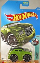 2017 Hot Wheels #222 Tooned 10/10 CHRYSLER 300C Green w/Large Black Pr5 Spokes - £5.93 GBP