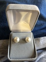 VINTAGE PEARL POST EARRINGS 9MM Stud Earrings - £9.46 GBP