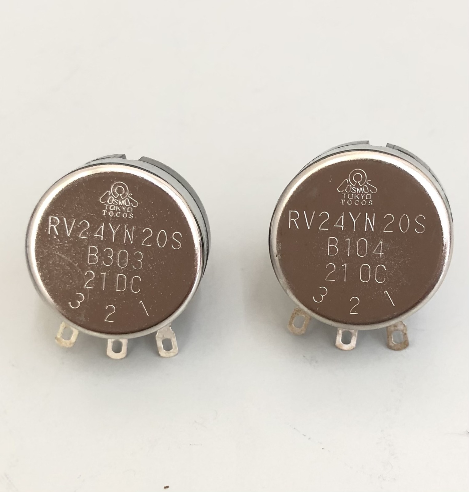 thumbnail image 2 of Tocos RV24YN20S B502 Original Potentiometer – New, 5K Ohm 2 of 3