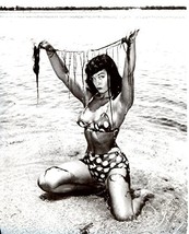 Bettie Betty Page Leggy 8x10 Photo #S0608 - £7.88 GBP