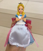 Tokyo Disney Resort Alice in Wonderland Figure Keychain. Very pretty NEW - £23.59 GBP