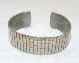 Vintage Cuff Bracelet Silver Tone Mesh 7/8&quot; wide 15-N - $643.06 MXN