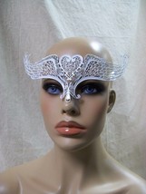 White Metal Filigree Mask Heart Wings Headpiece Super Hero Pegasus Unico... - $262.93 MXN