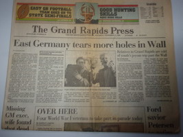 Vintage Grand Rapids Press MI East Germany Tears More Holes In Wall Nov ... - $4.09 CAD