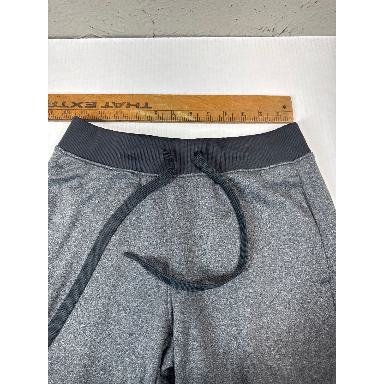 Under Armour Loose Coupe Cold Gear Jogger Sweatpants Gray High Rise Size XS Item image 3