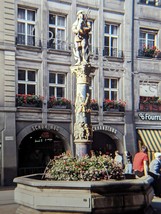 1975 Pfeifer Brunnen Fountain Bagpiper Bern Switzerland Ektachrome 35mm Slide - £4.38 GBP