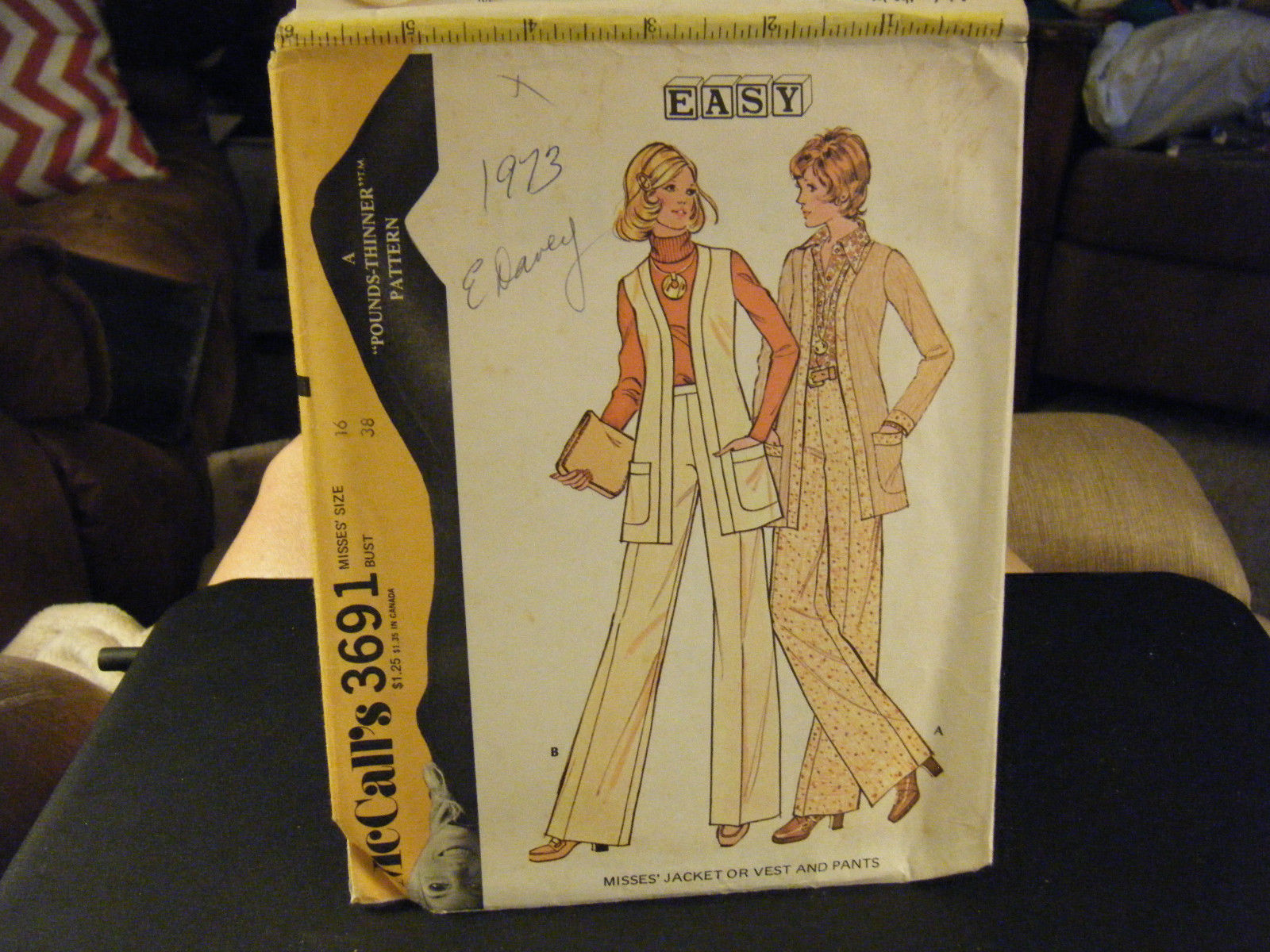 McCall's Misses Jacket or Vest & Pants Pattern - Size 16 Bust 38 - $9.93