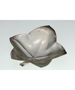 Tiffany &amp; Co Makers Sterling Silver Maple Leaf Dish #23159, 5.75&quot; Long - $3,763.16 MXN