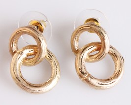 Nuevos Aretes Pequeños De Aro Doble Cepillado En Oro Con Etiqueta - $11.25