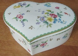 BEAUTIFUL CHRISTOPHER STUART &quot;GARDEN DELIGHT&quot; HEARTSHAPED BONE CHINA TRI... - $223.67 MXN