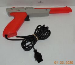 Vintage Nintendo Entertainment System NES Orange Gray Zapper Gun Control... - $29.65