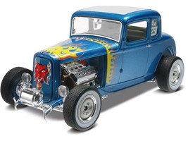 Level 5 Model Kit 1932 Ford 5-Window Coupe 2-in-1 Kit 1/25 Scale Model by Revell - $1,983.70 MXN