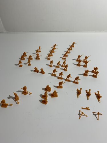 Primary image for WWII British 8th Army Miniatures Airfix Lot of 48 pieces unpainted