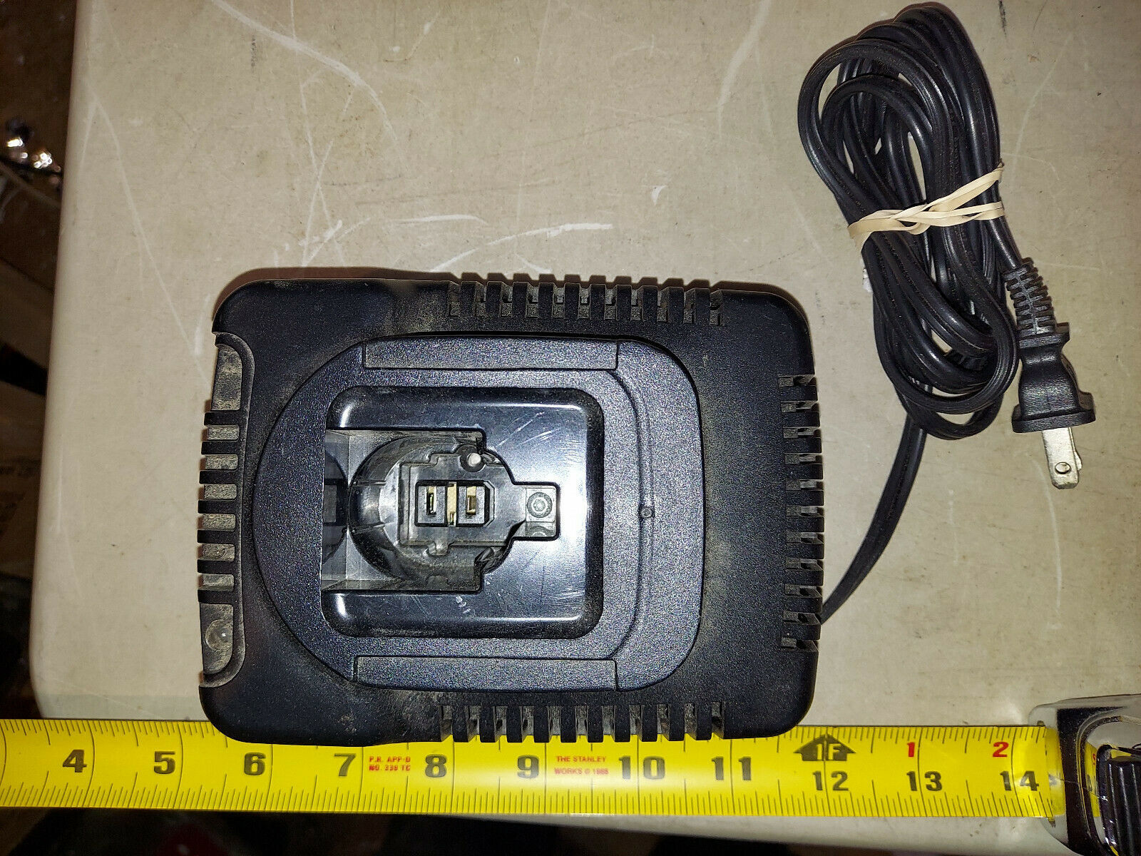 Primary image for 21YY34 DEWALT DW9116 CHARGER, VERY GOOD CONDITION