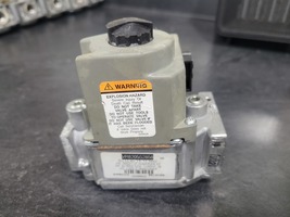 Honeywell oem furnace gas valve VR8205S2858 - $40.00