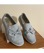 Sketchers Cloth Slip On Shoes With Bow Size 9.5 Gray Memory Foam Comfort - £14.29 GBP