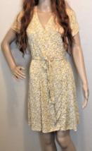 Old Navy Yellow Floral Wrap Dress Size S - £16.21 GBP