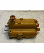 Hydraulic 2-Spool Directional Control Valve 31922-12C | 8144 - $240.68 CAD