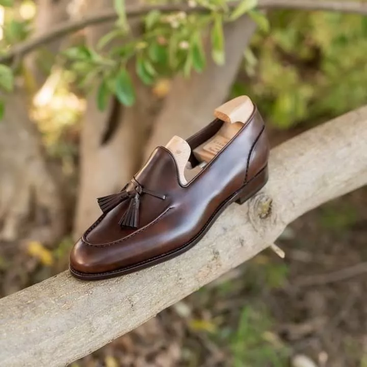 Handmade Men&#39;s Brown Tasselled Loafer Narrow Toe Original Leather Loafer Shoes - £126.14 GBP
