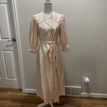 Vintage Lorraine Robe Peach Lace Nylon &amp; Lace Hollywood Glam Made In USA Medium - £13.46 GBP