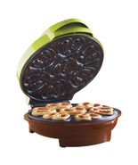 Brentwood Nonstick Mini Pretzel Maker Machine in Green - $1,384.62 MXN