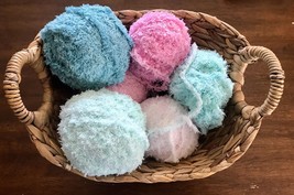 One Pound Of Assorted Chenille Balls Of Yarn~Pink, Green, Blue, White - £5.95 GBP