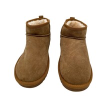 CUSHIONAIRE womens Hip Cozy Suede Chestnut Ankle Boot 11M - $38.12 CAD