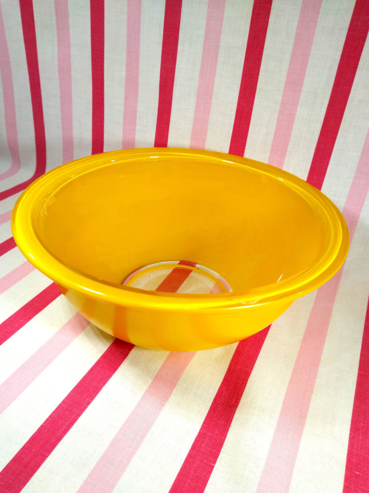 Lovely Vintage Pyrex Clear Bottom Mixing Nesting Bowl #323 1.5L Primary Yellow - $27.72