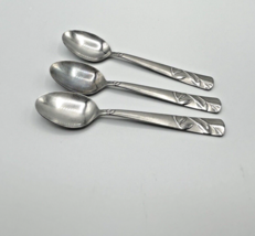 Cambridge Silversmiths 3 Dinner Spoons Stainless Steel Zinnia Sand Flatware - $17.04