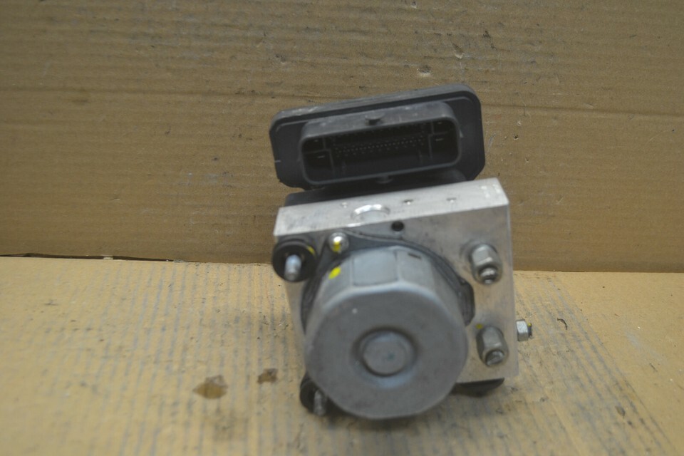 2014 Nissan Versa ABS Pump Control OEM 476609KK0A Module 257-11b3 - $29.39