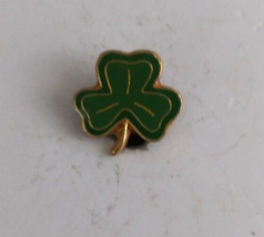 Vintage St. Patrick&#39;s Day 3 Leaf Clover Shamrock Enamel Lapel Hat Pin - £6.59 GBP