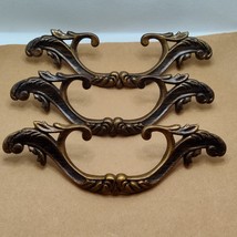 Set Of  3 Vintage French Provincial Furniture Drawer Pulls~Brass/Bronze - $186.02 MXN