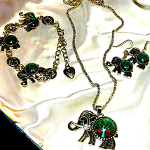 Beautiful~Betsey Johnson Jewelry Set - £27.69 GBP