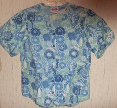 NEW WOMENS BLUE FLORAL PRINT SCRUBS TOP  SIZE M - £14.37 GBP