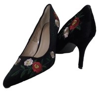 A New Day Pointy Toe High Heels Size 8 Embroidered Velvet Floral Black  - $21.77