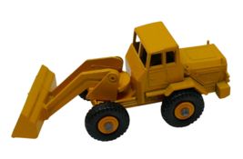 Lesney Matchbox Series No 69 Hatra Tractor Shovel Diecast Made in England - $311.25 MXN